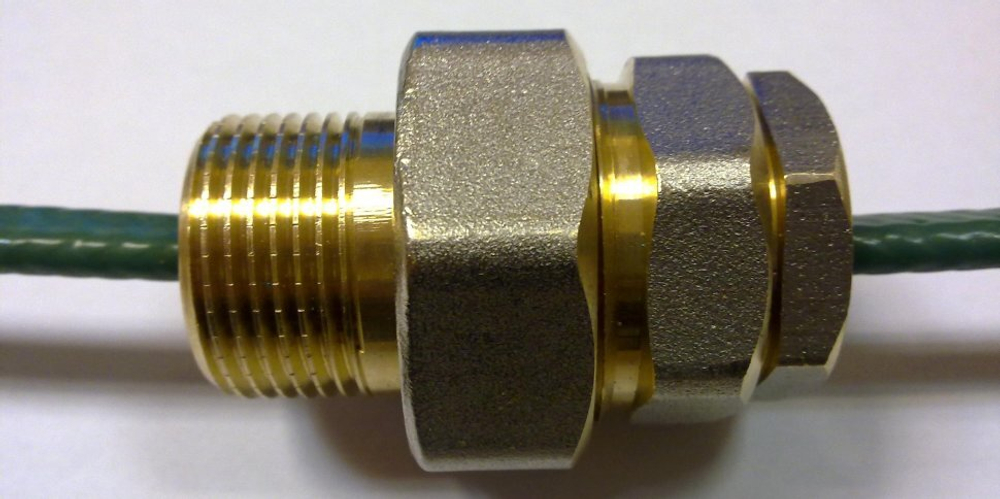 Муфта для ввода кабеля в трубу 1/2" и 3/4"
