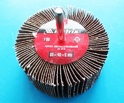 Круг лепестковый для дрели 80х30х6мм Р60 Matrix